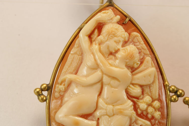 Boucles d'oreilles Boucles d'oreilles en or avec camées antiques 58 Facettes 7654