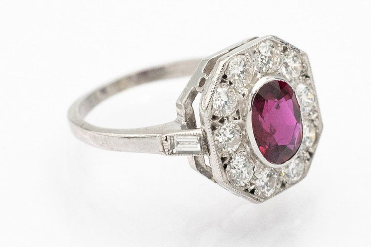 Bague 50 Bague ancienne en or blanc, rubis et diamants, Royaume-Uni 58 Facettes 9834