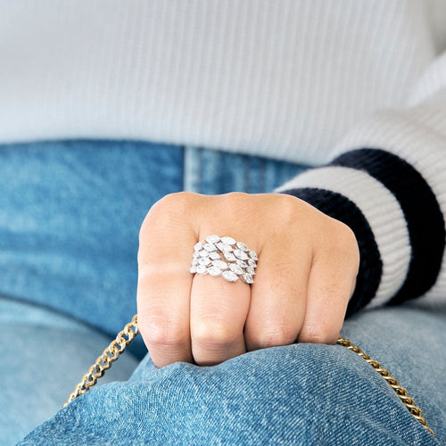 Bague 56 Bague or blanc, diamants 58 Facettes