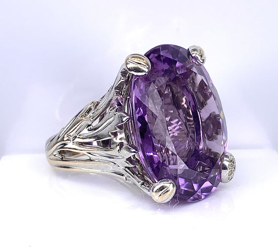 Bague 60 DIOR - Bague or blanc, grand modèle MISS DIOR, améthyste et diamants 58 Facettes AB638