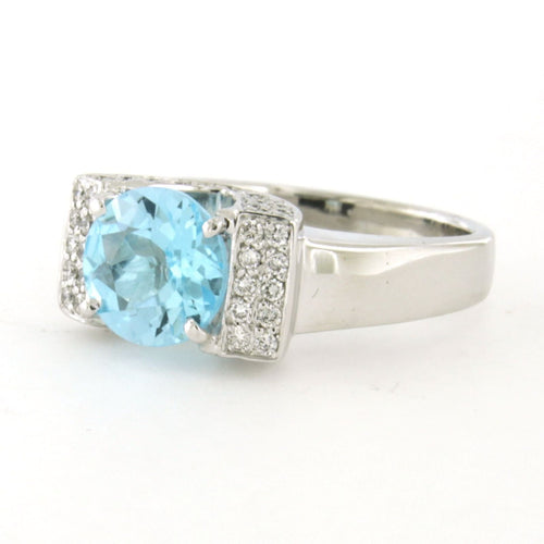 Bague 52 Bague en or blanc sertie de topazes et de diamants taille brillant jusqu'à 0,60 ct 58 Facettes