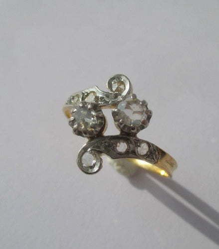 Bague 58 Bague Toi et Moi XIXe Volutes Diamants or jaune et platine 58 Facettes