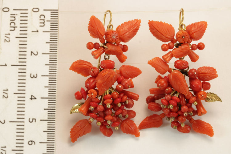 Boucles d'oreilles Boucles d'oreilles antiques en or et corail 58 Facettes 7650