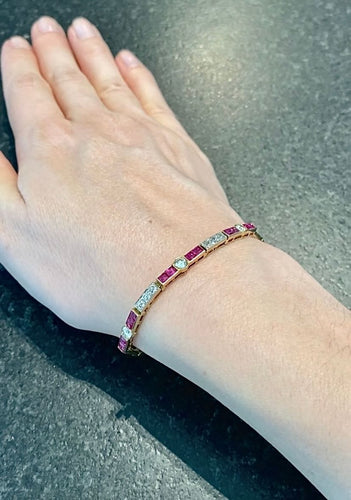 Bracelet bracelet en or jaune 18K orné de rubis et brillants 58 Facettes