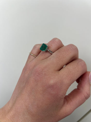Bague Bague émeraude en or blanc 58 Facettes