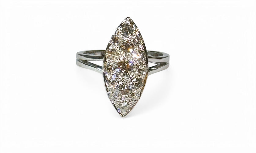 Bague 50 Bague marquise ancienne en or blanc et diamants 58 Facettes