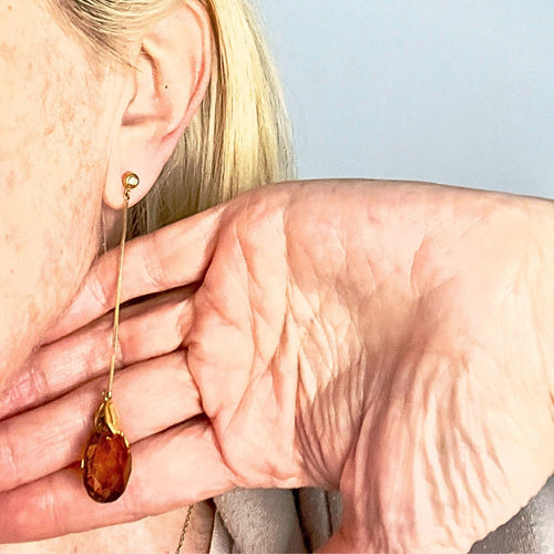 Boucles d'oreilles BOUCLES D'OREILLES MODERNES DU XXE SIÈCLE EN OR AVEC DIAMANTS ET GOUTTE DE CITRINE 58 Facettes Q983A