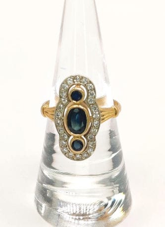 Bague 54 Bague Marquise Vintage or jaune sertie de trois saphirs et de diamants 58 Facettes