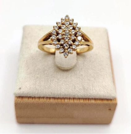 Bague 53 Bague Marquise Vintage en or jaune ornée de diamants 58 Facettes