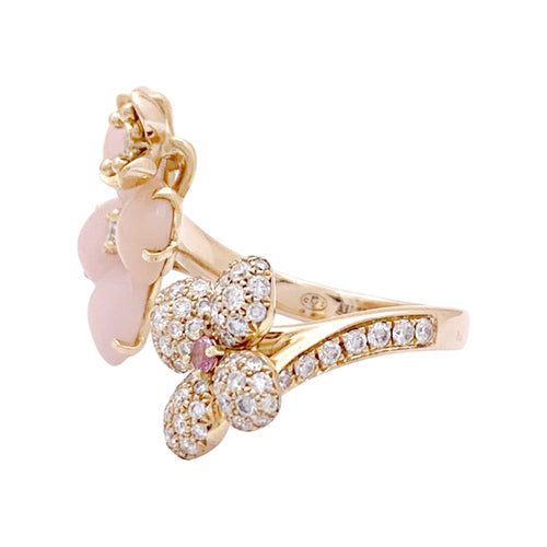 Bague 49 Bague Chaumet, « Hortensia Aube rosée », or rose, diamants, saphir rose et opales roses. 58 Facettes 34900
