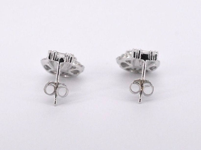 Boucles d'oreilles Boucles d'oreilles en or blanc avec diamants taille brillant 58 Facettes 2076