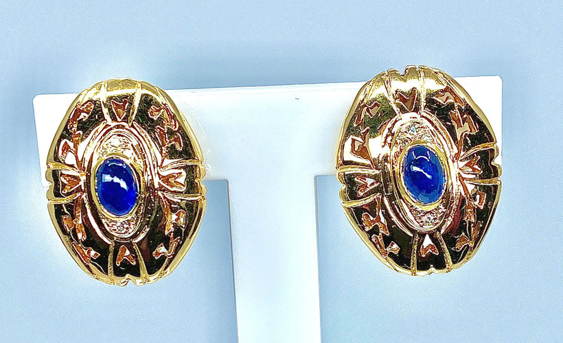 Boucles d'oreilles Paire de boucles d’oreilles en or jaune 18 carat, saphir cabochon et diamants 58 Facettes AB231