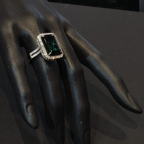Bague 54 Bague tourmaline verte et diamants en or blanc 58 Facettes 4415