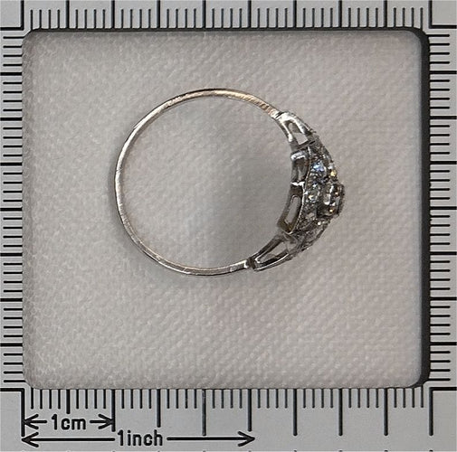 Bague 58 Murmures de l'histoire : une bague antique de distinction 58 Facettes 24347-0019