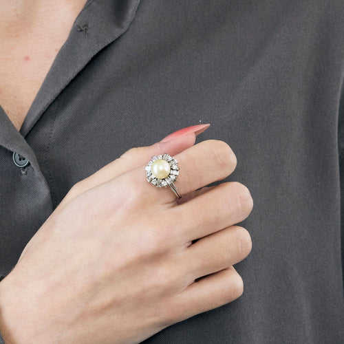 Bague 54.5 Bague fleur en platine, perle et diamants 58 Facettes GU230