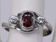 Bague 55 Bague ovale en or blanc rubis et diamants 58 Facettes BA-58