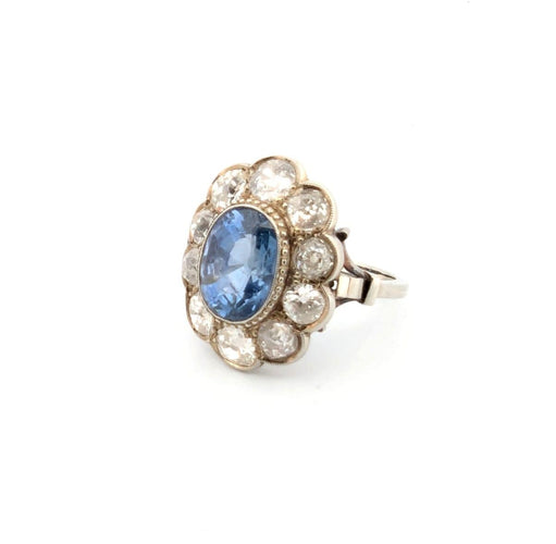 Sormus valkokulta, zaffiroa ja timantteja