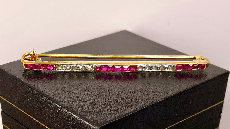 Broche Broche barette en or 18 carats, 15 rubis , 10 diamants 58 Facettes AB558