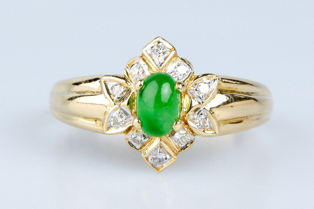 Jade-Cabochon-Ring aus Gelbgold