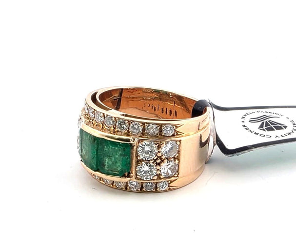 Bague 53 Bague en or jaune 18 carats ornée d'émeraudes taille carrée et de diamants 58 Facettes