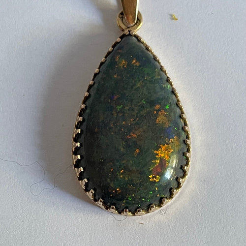 Pendentif Pendentif opale noire Andamooka 58 Facettes