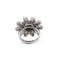 Bague Bague en or blanc en forme de fleur sertie de diamants (2,1 carats) 58 Facettes 17335