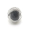 Bague 54 Bague or blanc, onyx & diamants 58 Facettes