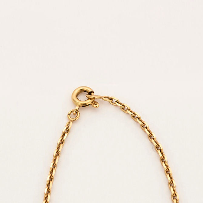 Yellow gold curb chain