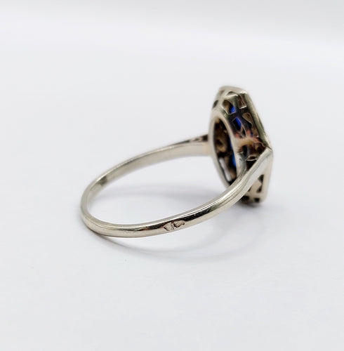 Bague 59.5 Bague marquise art deco or blanc 18k diamant et sapphires calibrés (circa 1930) 58 Facettes A05092