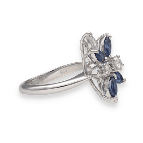 Bague 53 Bague en or gris avec saphirs navettes et diamants brillants 58 Facettes