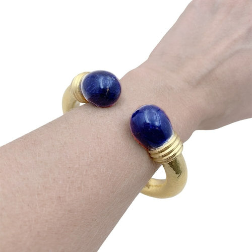 Bracelet Bracelet jonc Ilias Lalaounis, collection "Neolithic", en or jaune martelé et sodalite. 58 Facettes 34906