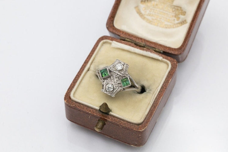 Bague Bague Art Déco en or blanc et platine avec diamants et tourmalines 58 Facettes 11616