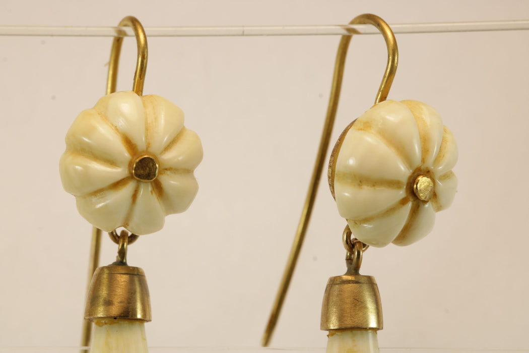 Antique ivory quilted gold earrings