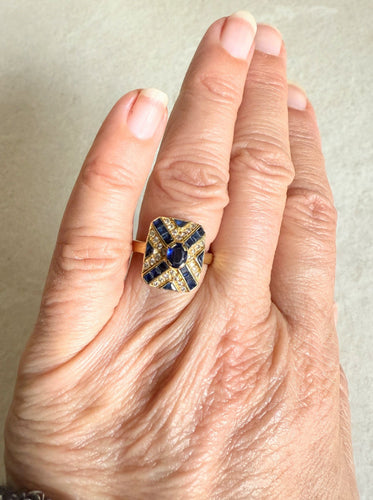 Bague 53 Bague vintage style Art Déco or jaune, saphirs et diamants 58 Facettes