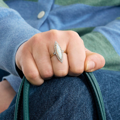 Bague 53 Bague Marquise or jaune et gris, opale et diamants 58 Facettes 250021