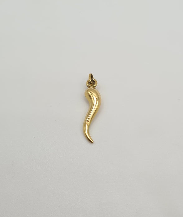 Yellow gold pendant