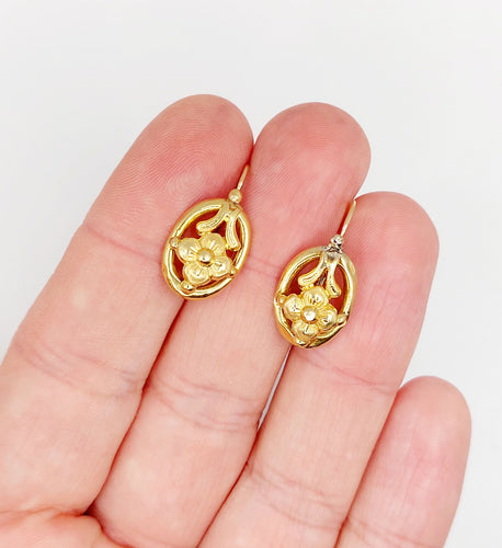 Boucles d'oreilles Dormeuses victoriennes or fleurs (circa 1890) poissardes 58 Facettes A06257