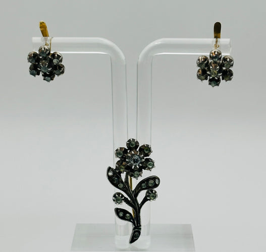 Boucles d'oreilles Boucles d'oreilles et broche à motif floral espagnol 58 Facettes 50195