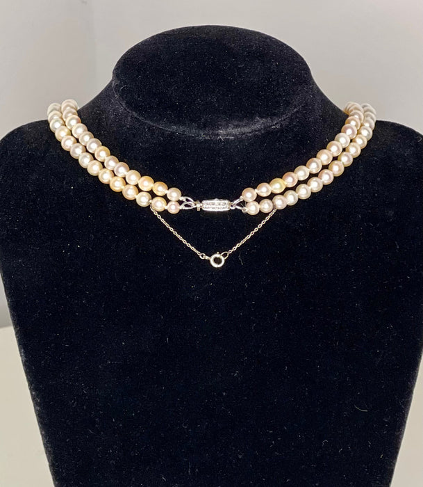 Double Row Necklace Art Deco 194 Cultured pearls with gold and diamond clasp