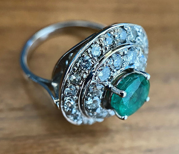 Bague 51 Ancienne bague or blanc, émeraude fin XIXème siècle 58 Facettes