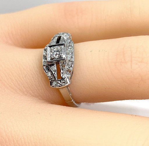 Bague 48 Bague en or blanc et diamants Art Déco 58 Facettes AB582