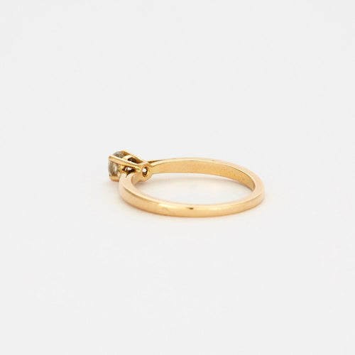 Bague 51.5 Bague solitaire or jaune centrée d'un diamant 58 Facettes AB31