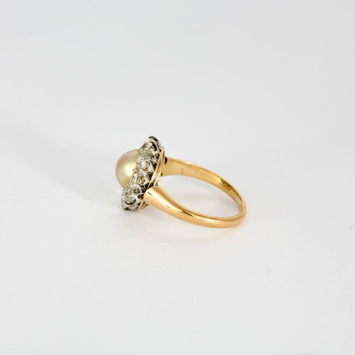 Bague 50 Bague Pompadour ancienne sertie d'une perle et de diamants en or et platine. 58 Facettes