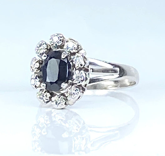 Ring Daisy in white gold, sapphire and diamonds