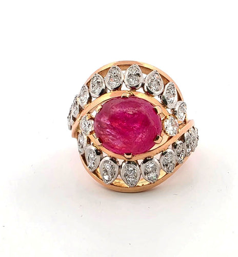 Anello in oro giallo con rubino cabochon e diamanti 58 Facettes