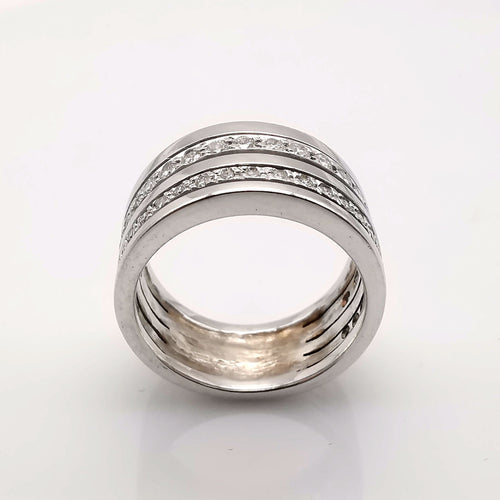 Bague 52 Bague en or blanc diamants 58 Facettes