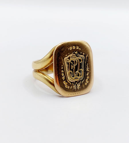 Bague 54 Chevalière antique or jaune monogrammée "Esto vir" 58 Facettes A05725