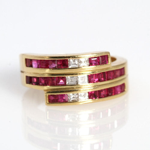 Bague 54 bague en or avec rubis et diamants 58 Facettes D362474