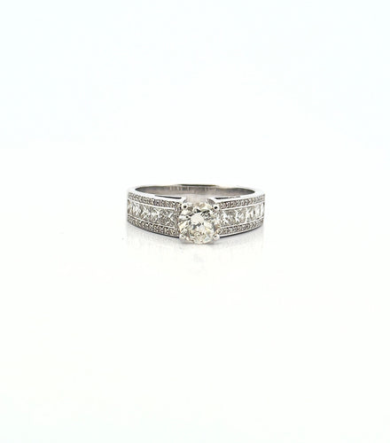 Bague 56 Solitaire en or blanc et diamants 58 Facettes