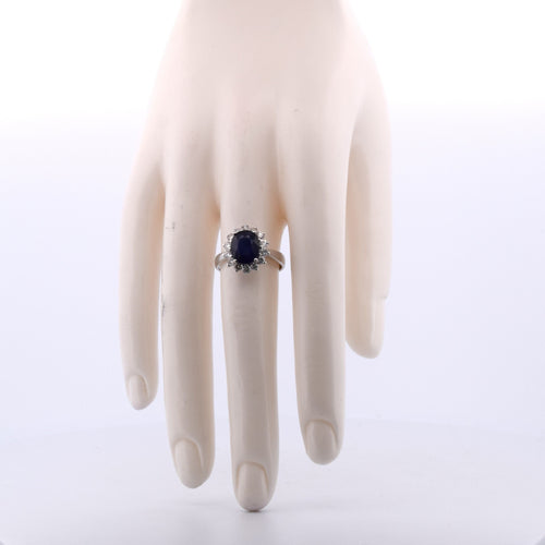 Bague 56 Bague en or blanc avec saphir et diamants 58 Facettes